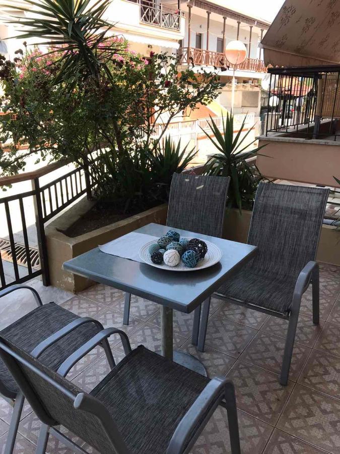 Kostas Apartment Иериссос Экстерьер фото