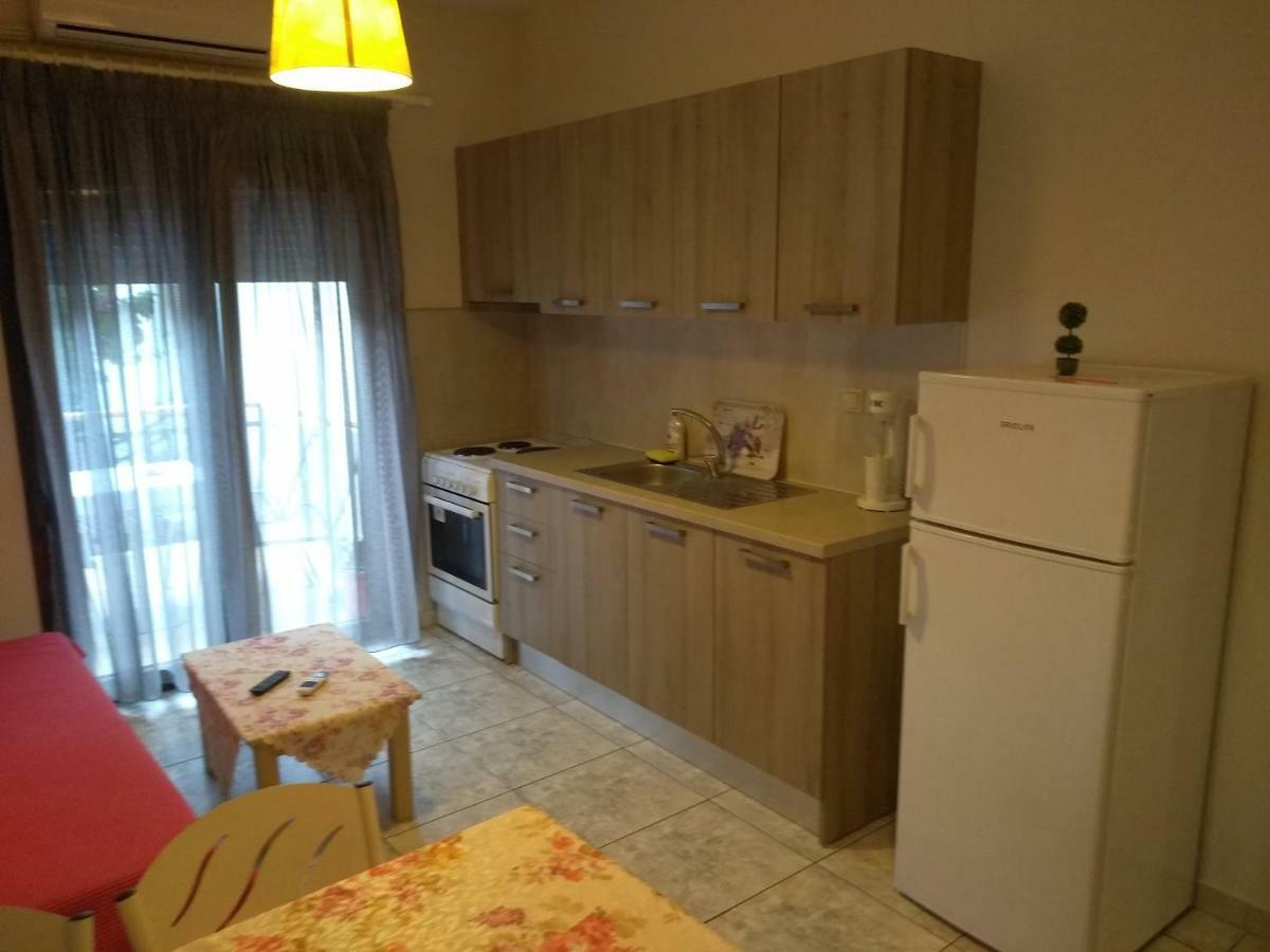 Kostas Apartment Иериссос Экстерьер фото